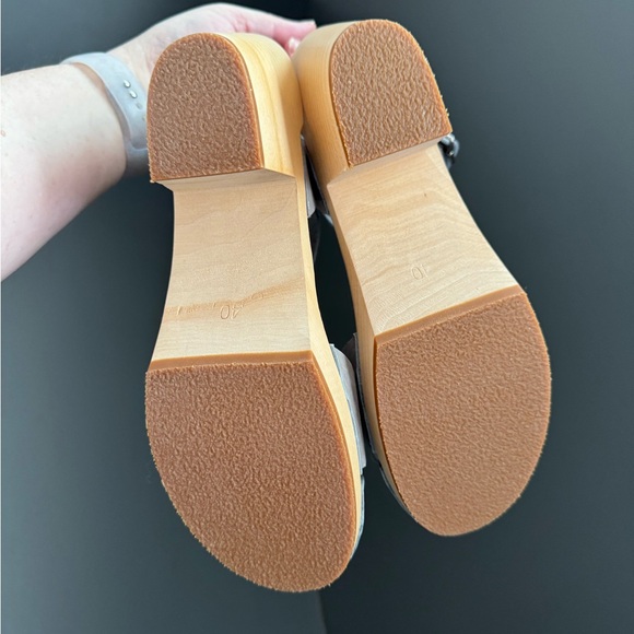 Swedish Hasbeens Grey Strappy Clogs - Picture 3 of 6